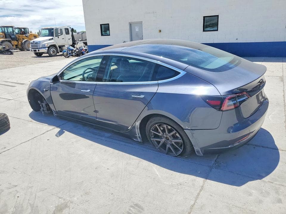 2018 TESLA MODEL 3 2