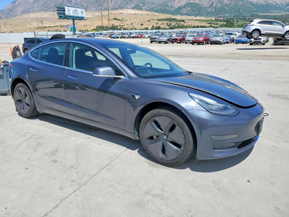2018 TESLA MODEL 3 4