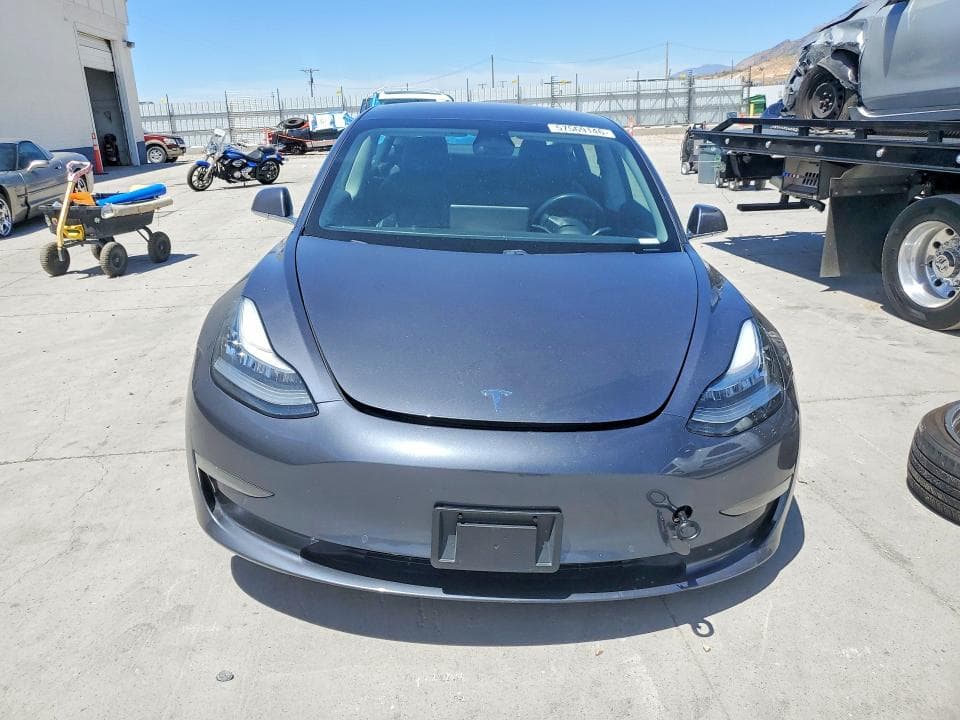 2018 TESLA MODEL 3 5