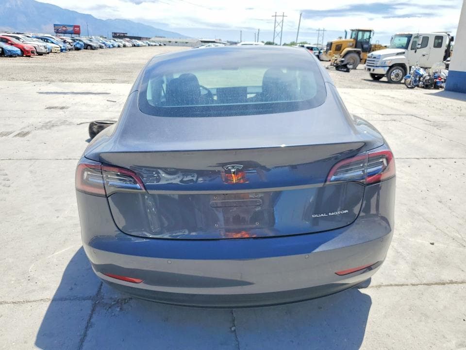 2018 TESLA MODEL 3 6