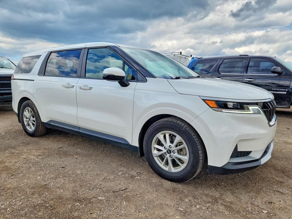 2024 KIA CARNIVAL LX 4