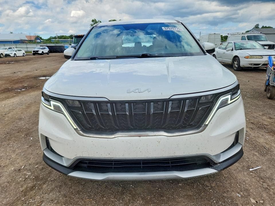 2024 KIA CARNIVAL LX 5