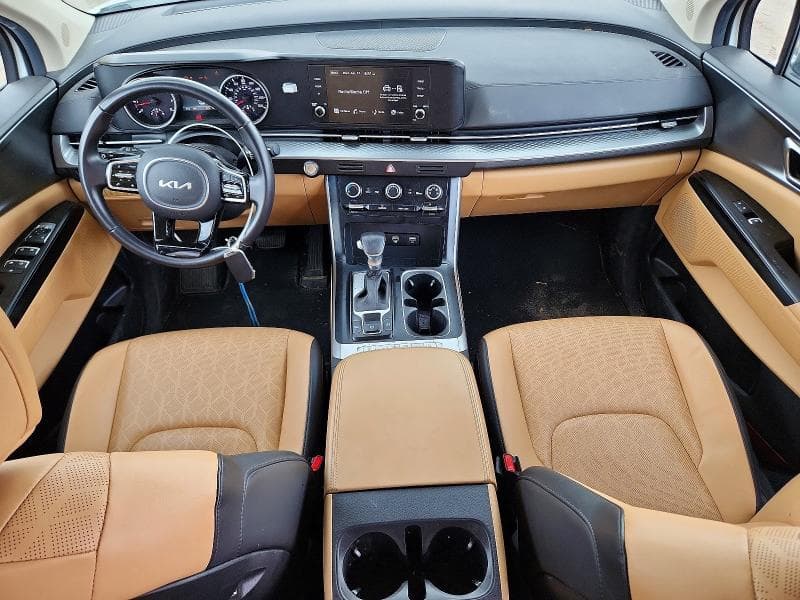 2024 KIA CARNIVAL LX 8
