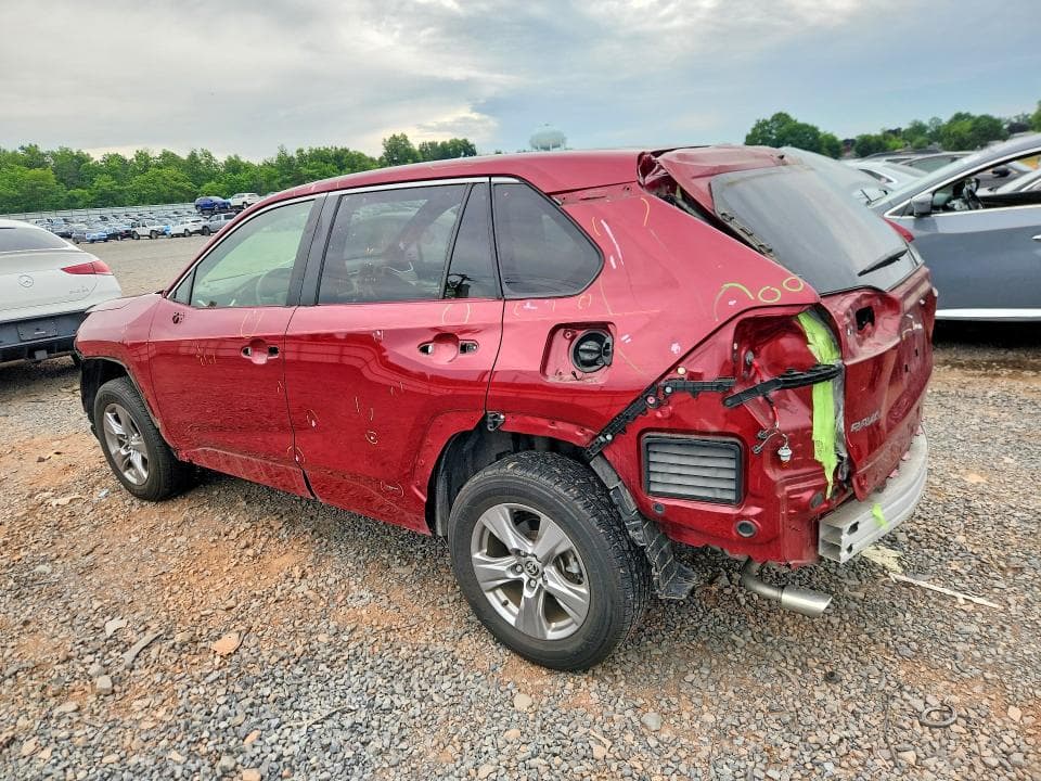 2022 TOYOTA RAV4 LE 2