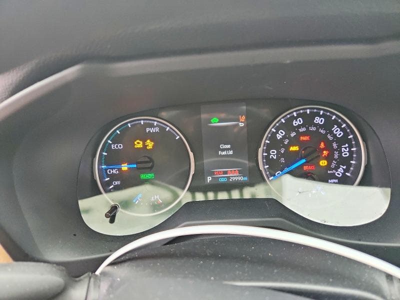 2022 TOYOTA RAV4 LE 9