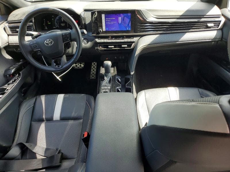 2025 TOYOTA CAMRY SE 8