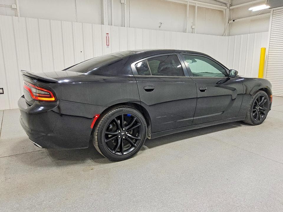 2017 DODGE CHARGER SE 3