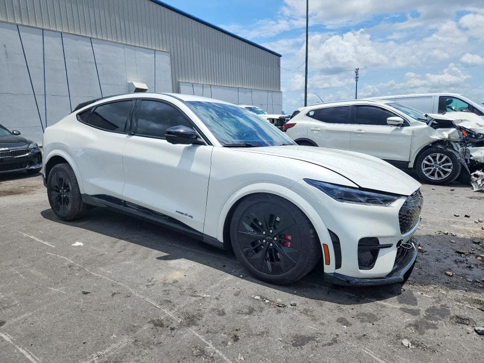 2025 FORD MUSTANG MACH-E GT 4