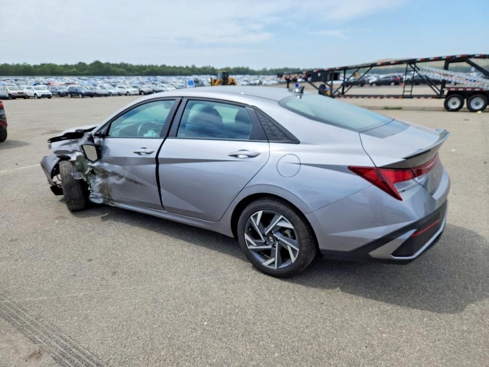 2025 HYUNDAI ELANTRA SEL SPORT 2
