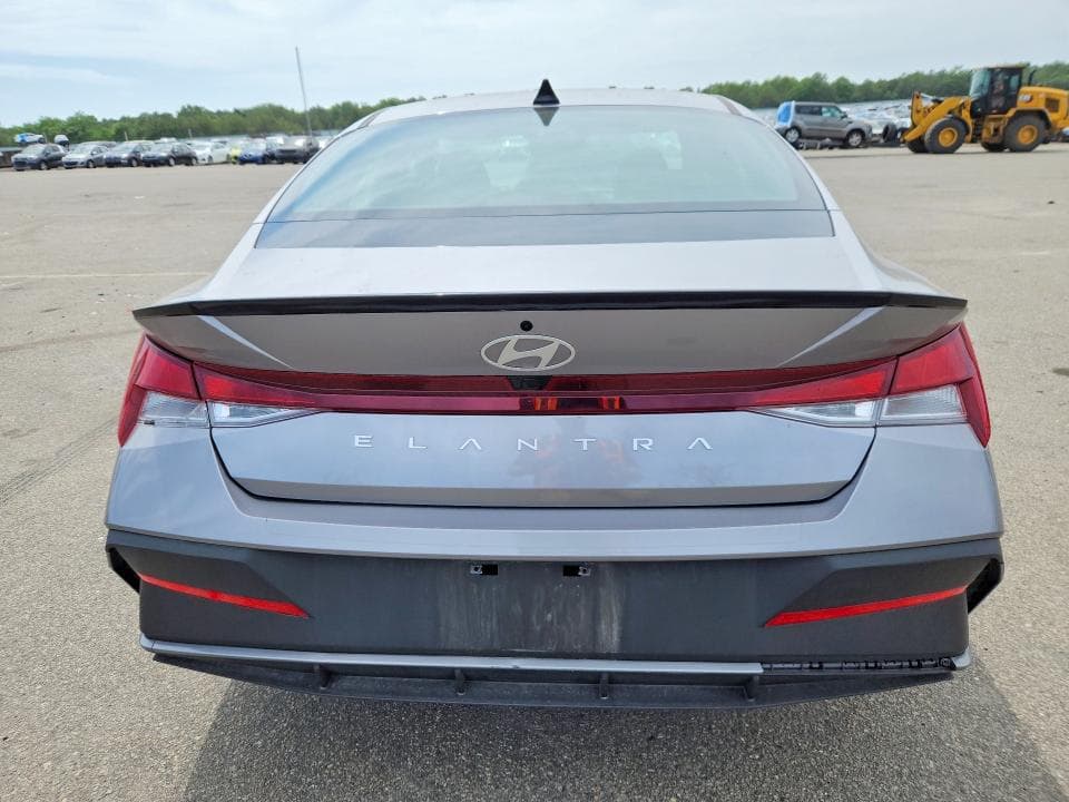 2025 HYUNDAI ELANTRA SEL SPORT 6
