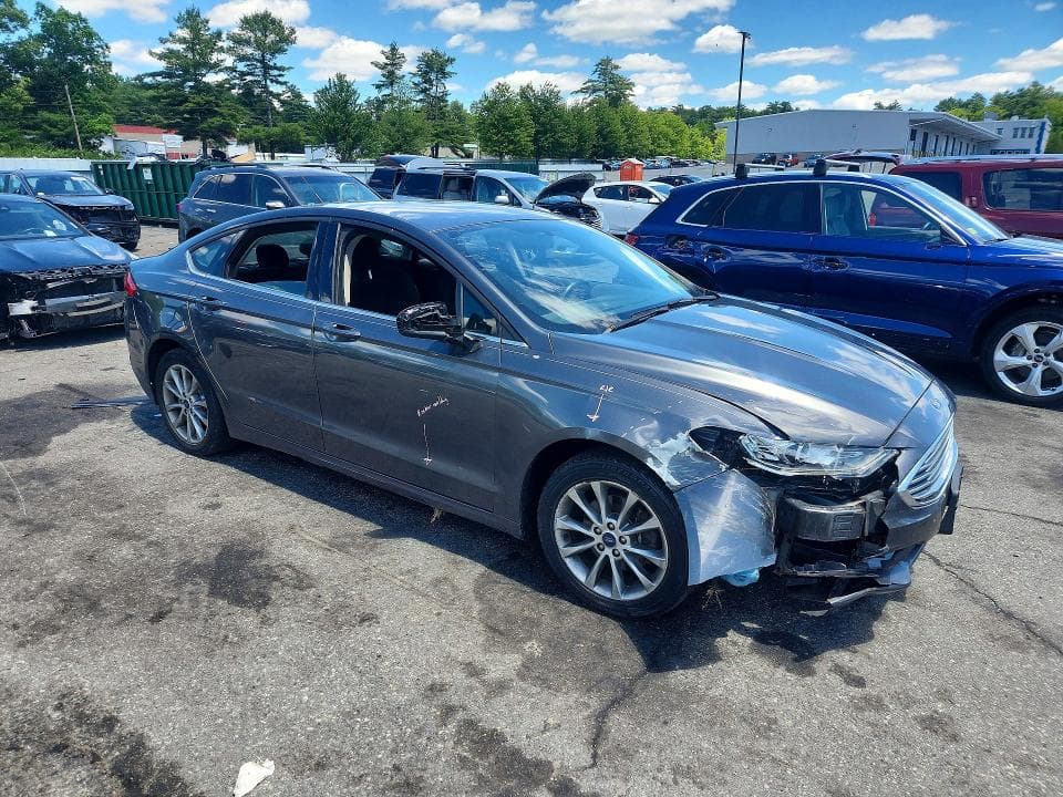 2017 FORD FUSION SE 4