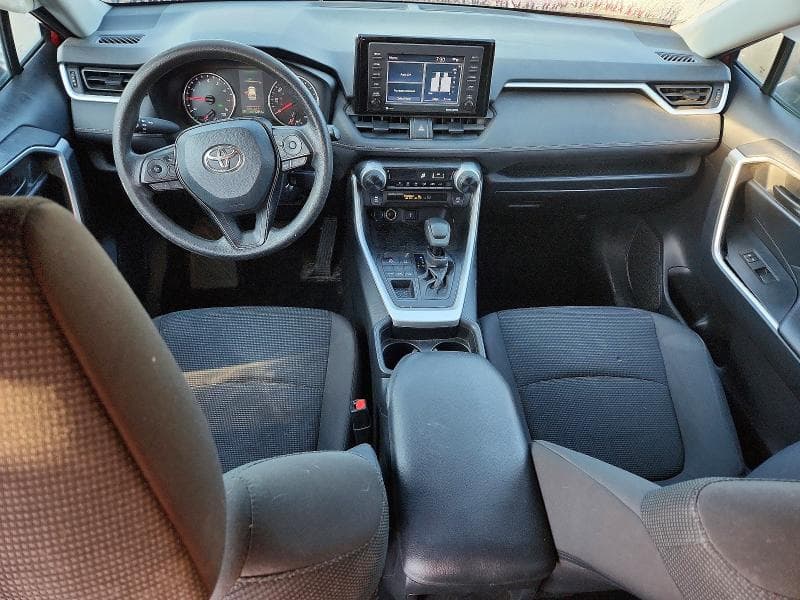 2021 TOYOTA RAV4 LE LE 8