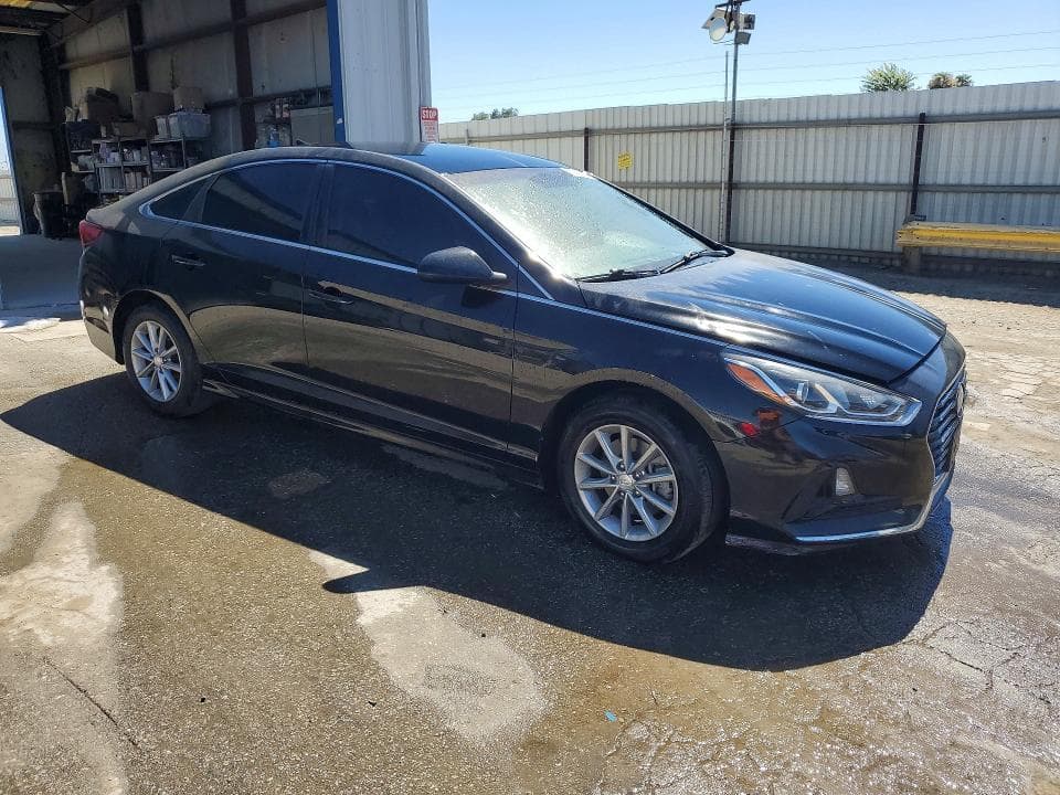 2018 HYUNDAI SONATA SE 4