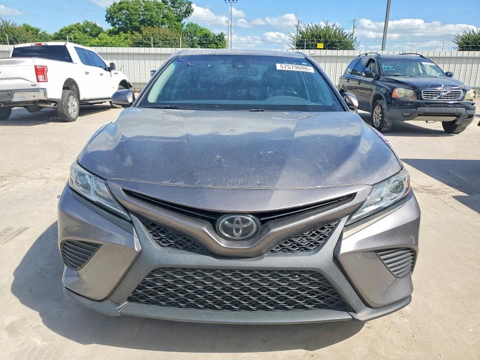 2020 TOYOTA CAMRY SE SE 5
