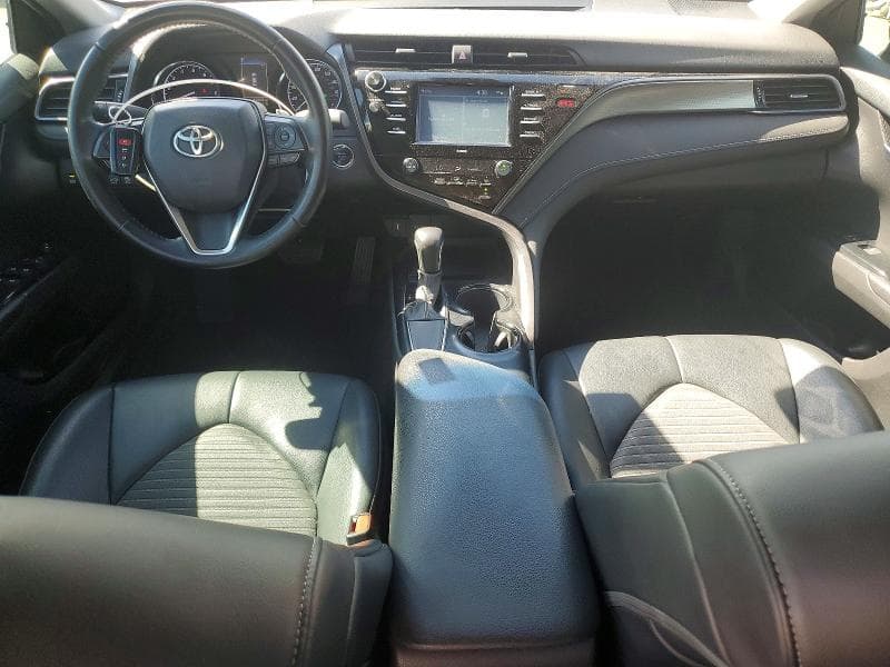 2020 TOYOTA CAMRY SE SE 8