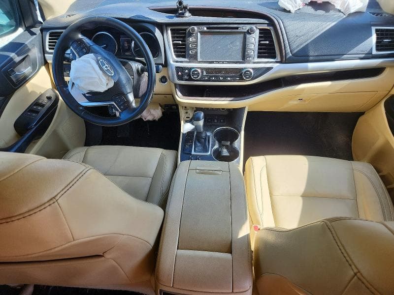 2018 TOYOTA HIGHLANDER XLE XLE 8