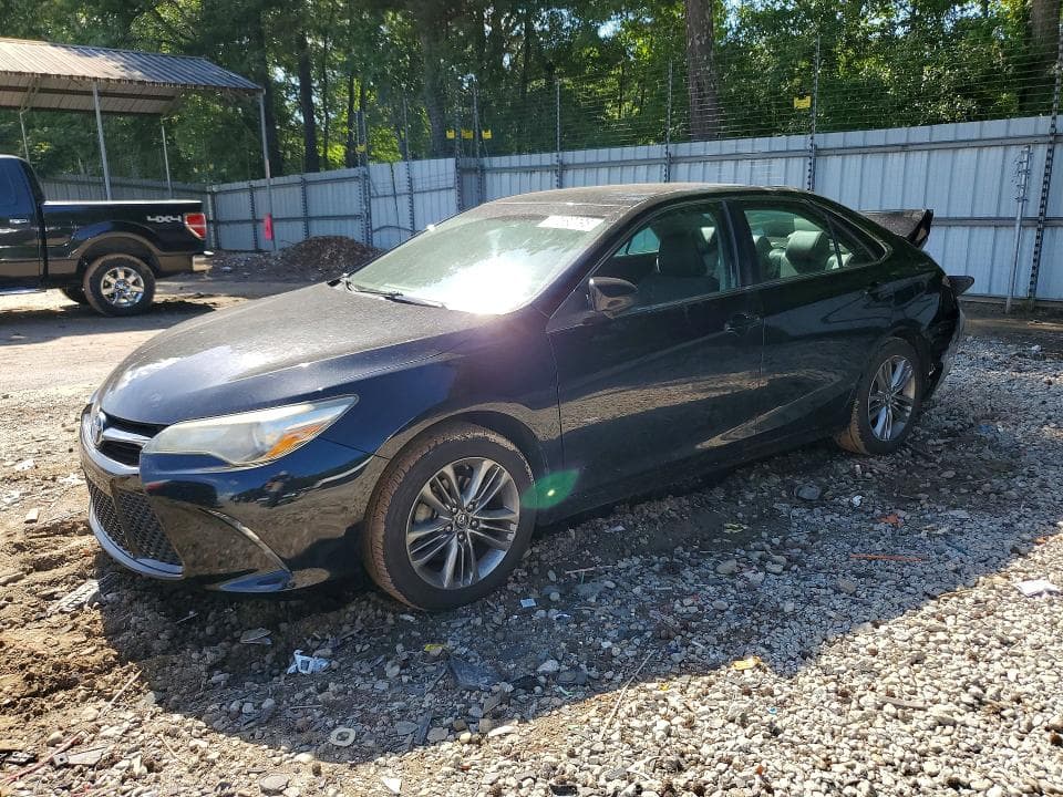 2017 TOYOTA CAMRY SE - 1