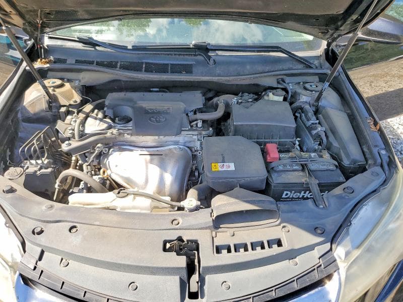 2017 TOYOTA CAMRY SE 11