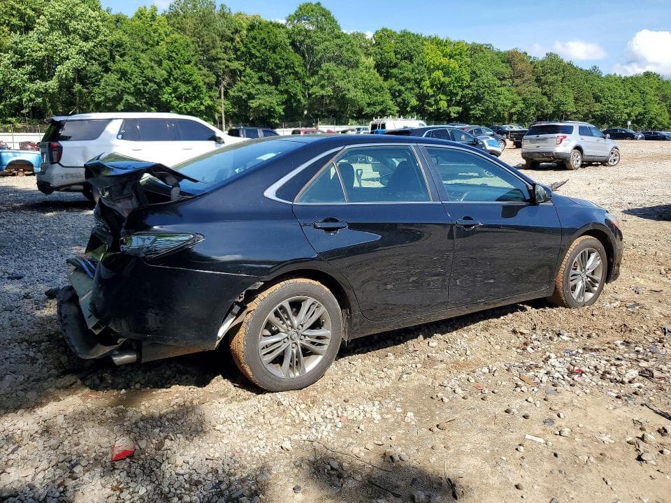 2017 TOYOTA CAMRY SE 3