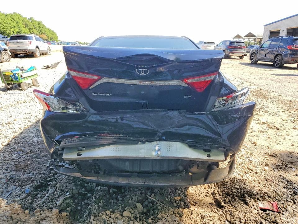 2017 TOYOTA CAMRY SE 6