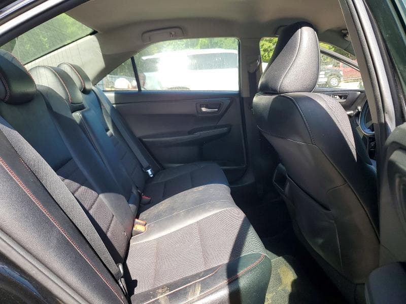 2017 TOYOTA CAMRY SE 10