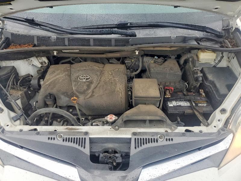 2018 TOYOTA SIENNA XLE 8-PASSENGER 12