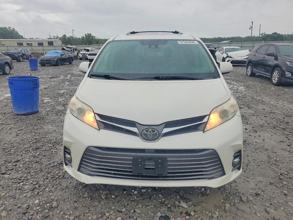 2018 TOYOTA SIENNA XLE 8-PASSENGER 5