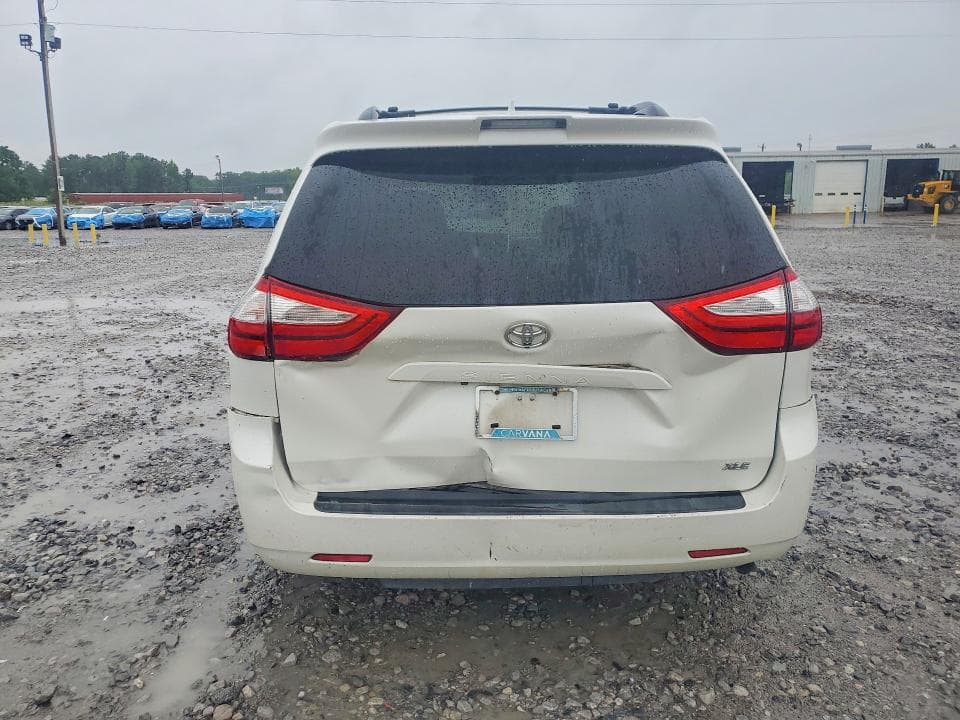 2018 TOYOTA SIENNA XLE 8-PASSENGER 6