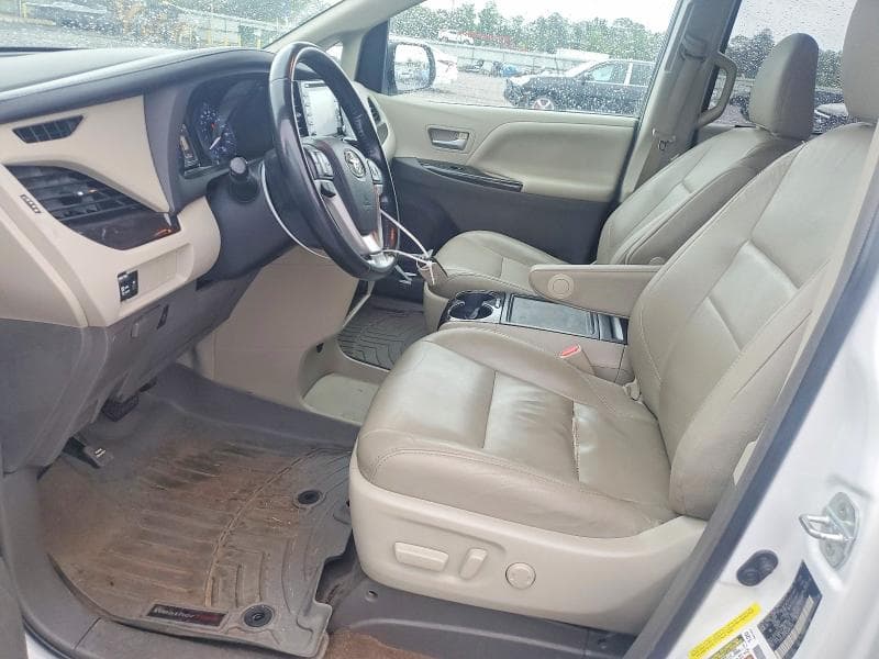 2018 TOYOTA SIENNA XLE 8-PASSENGER 7