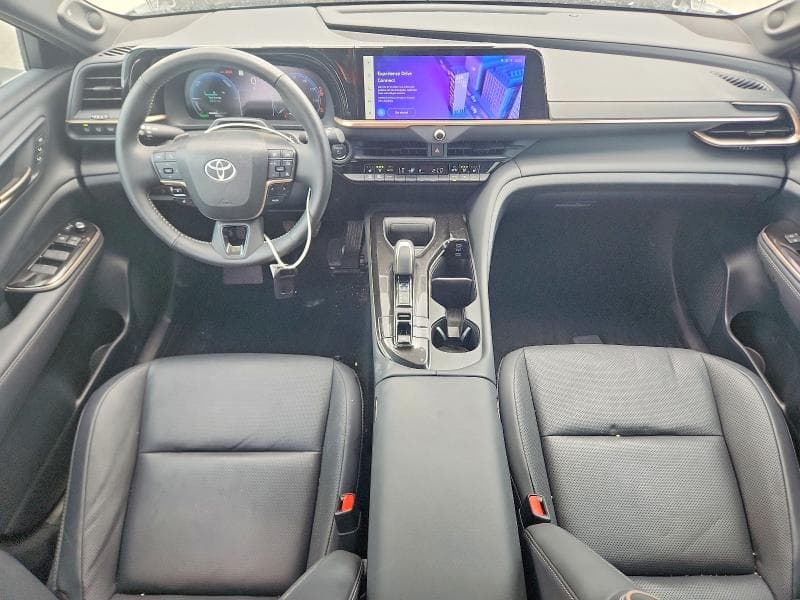 2025 TOYOTA CROWN SIGNIA LIMITED 8