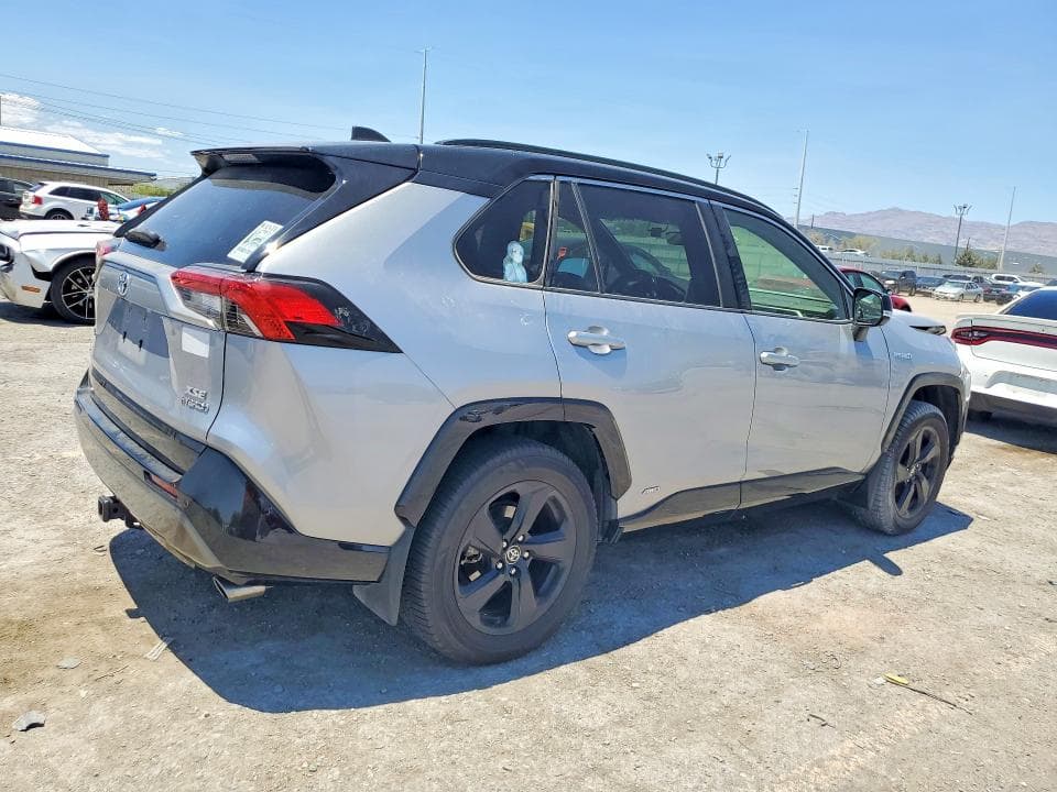 2020 TOYOTA RAV4 XSE 3