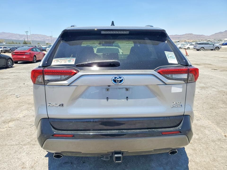 2020 TOYOTA RAV4 XSE 6