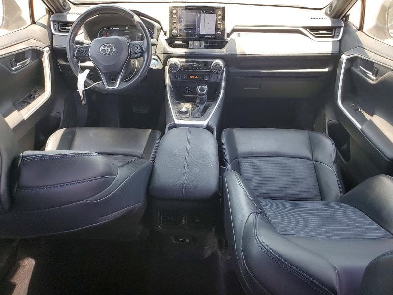 2020 TOYOTA RAV4 XSE 8