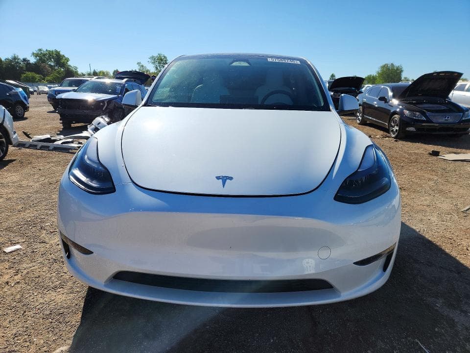 2024 TESLA MODEL Y 5