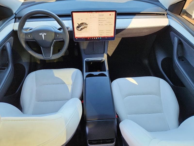 2024 TESLA MODEL Y 8