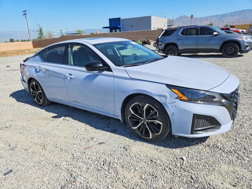 2024 NISSAN ALTIMA SR 4