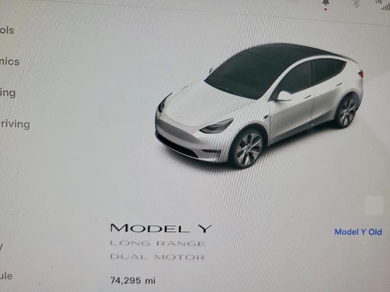 2023 TESLA MODEL Y 9