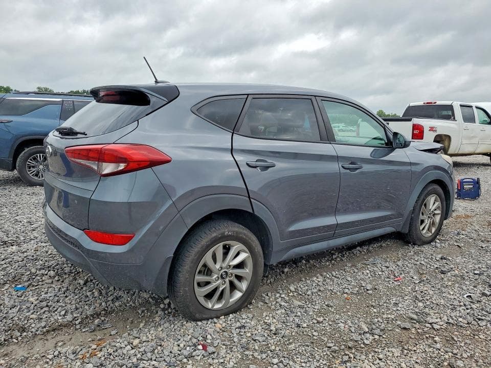 2017 HYUNDAI TUCSON SE 3