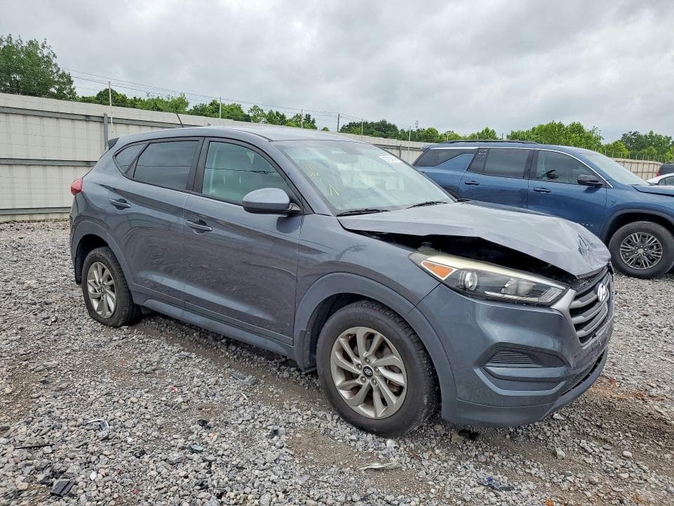 2017 HYUNDAI TUCSON SE 4