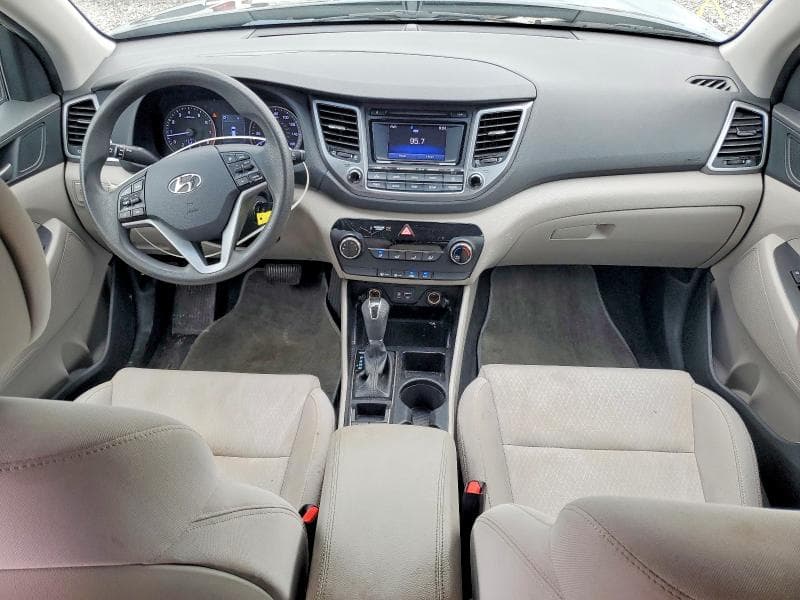 2017 HYUNDAI TUCSON SE 8
