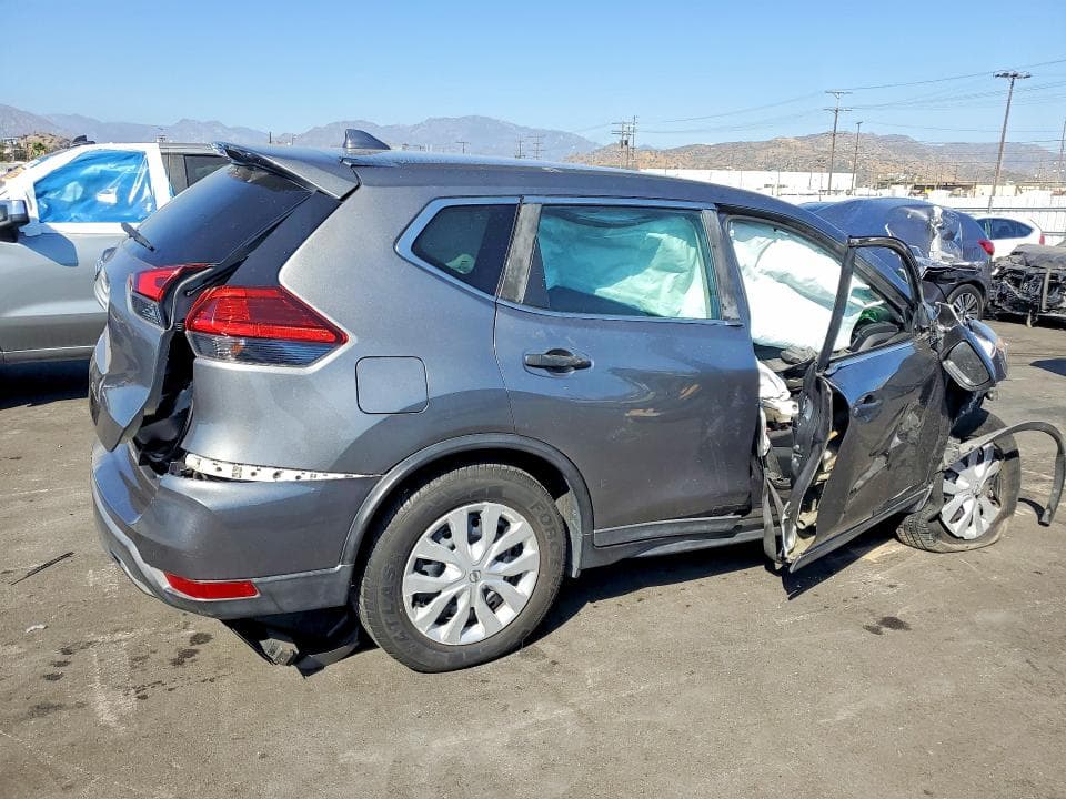 2017 NISSAN ROGUE SV 3