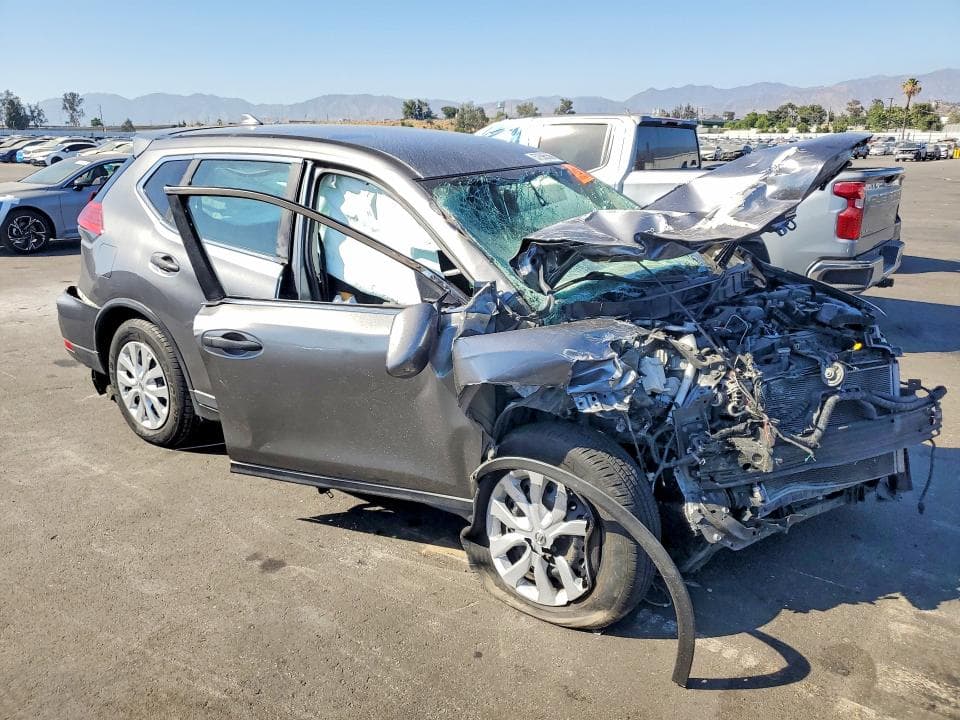2017 NISSAN ROGUE SV 4