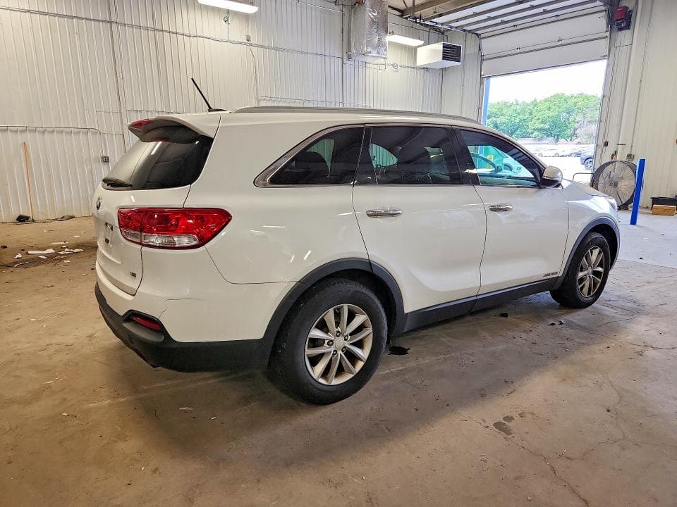 2017 KIA SORENTO LX V6 3