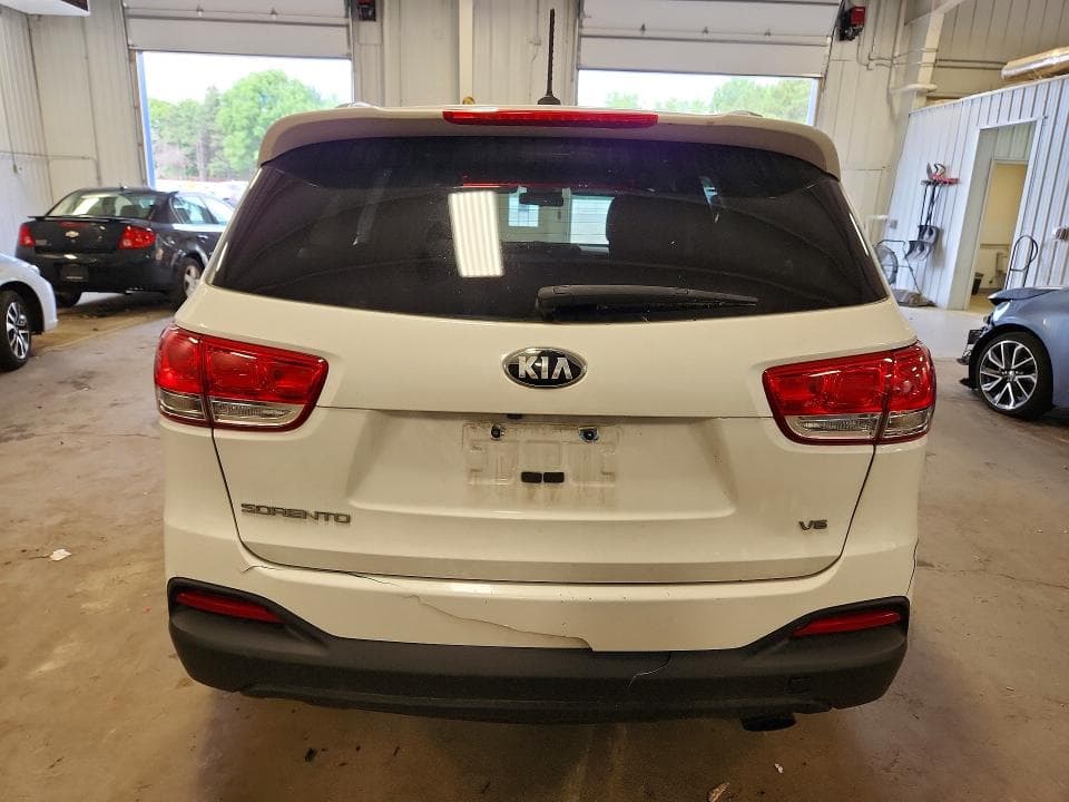 2017 KIA SORENTO LX V6 6