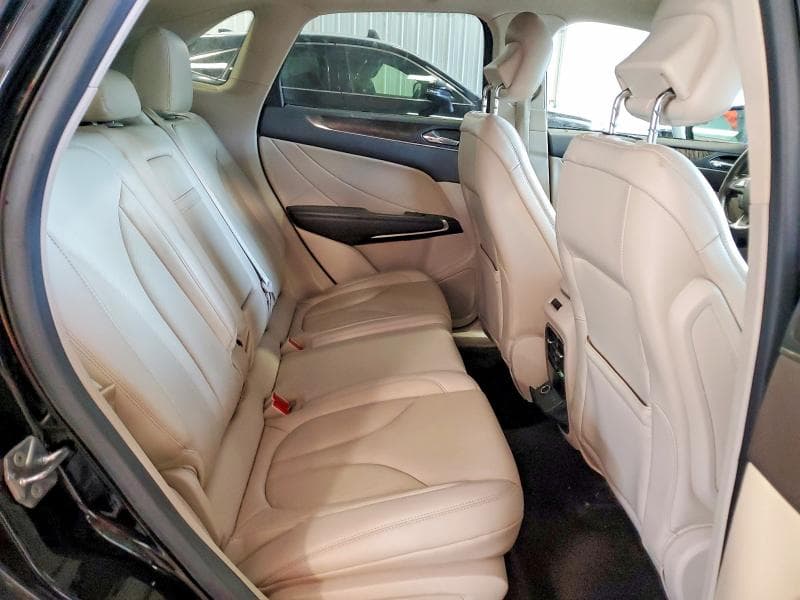 2017 LINCOLN MKC RESERVE 11