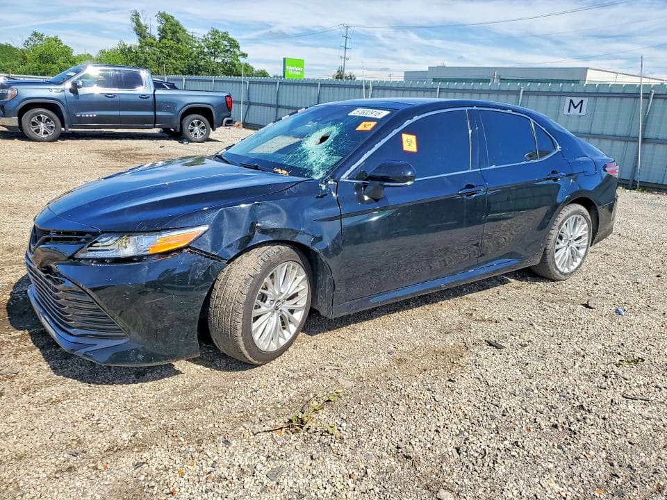 2018 TOYOTA CAMRY XLE XLE - 1