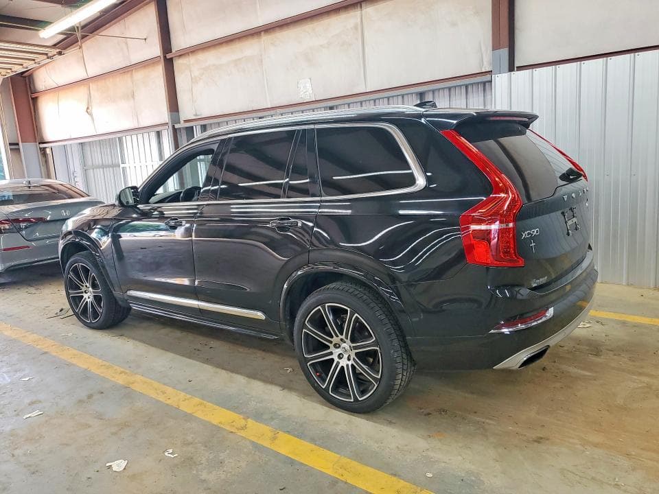 2017 VOLVO XC90 T6 2