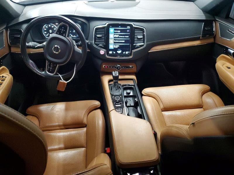 2017 VOLVO XC90 T6 8