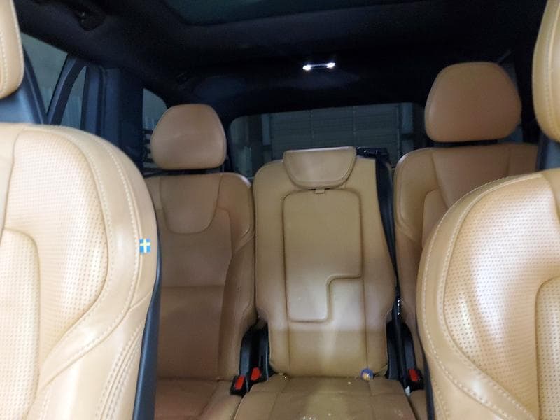2017 VOLVO XC90 T6 10