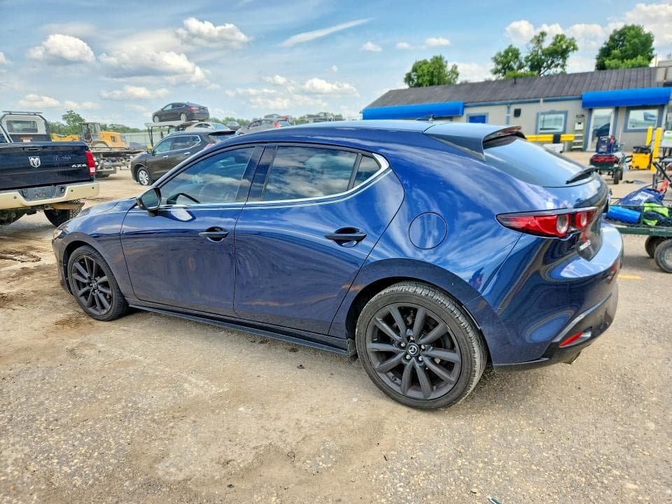 2020 MAZDA 3 PREMIUM 2